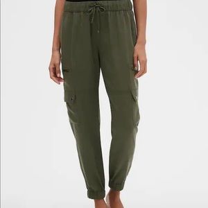 Banana Republic Tencel Soft Cargo Pant Small
